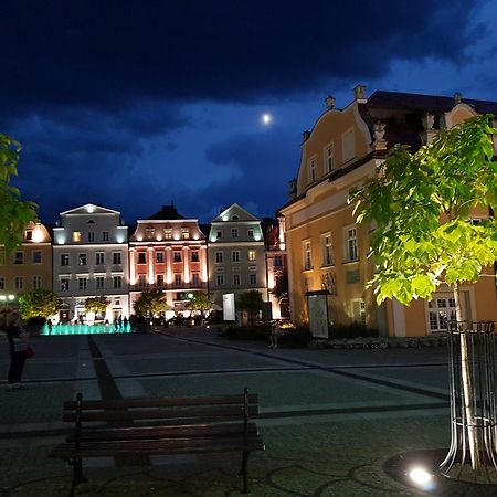 Apartament Przy Starowce - Bella ブンツラウ エクステリア 写真
