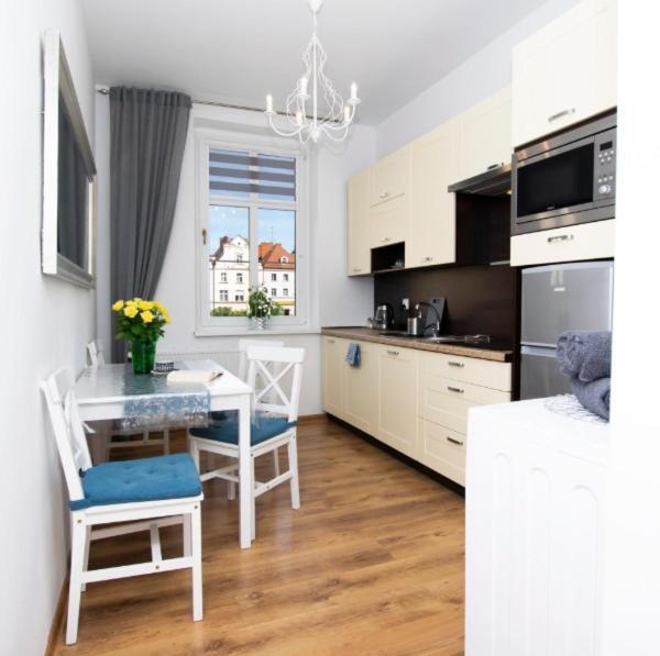 Apartament Przy Starowce - Bella ブンツラウ エクステリア 写真